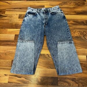BDG Women Mom Straight Leg Jeans Vintage Style High Rise Acid Wash Size W27